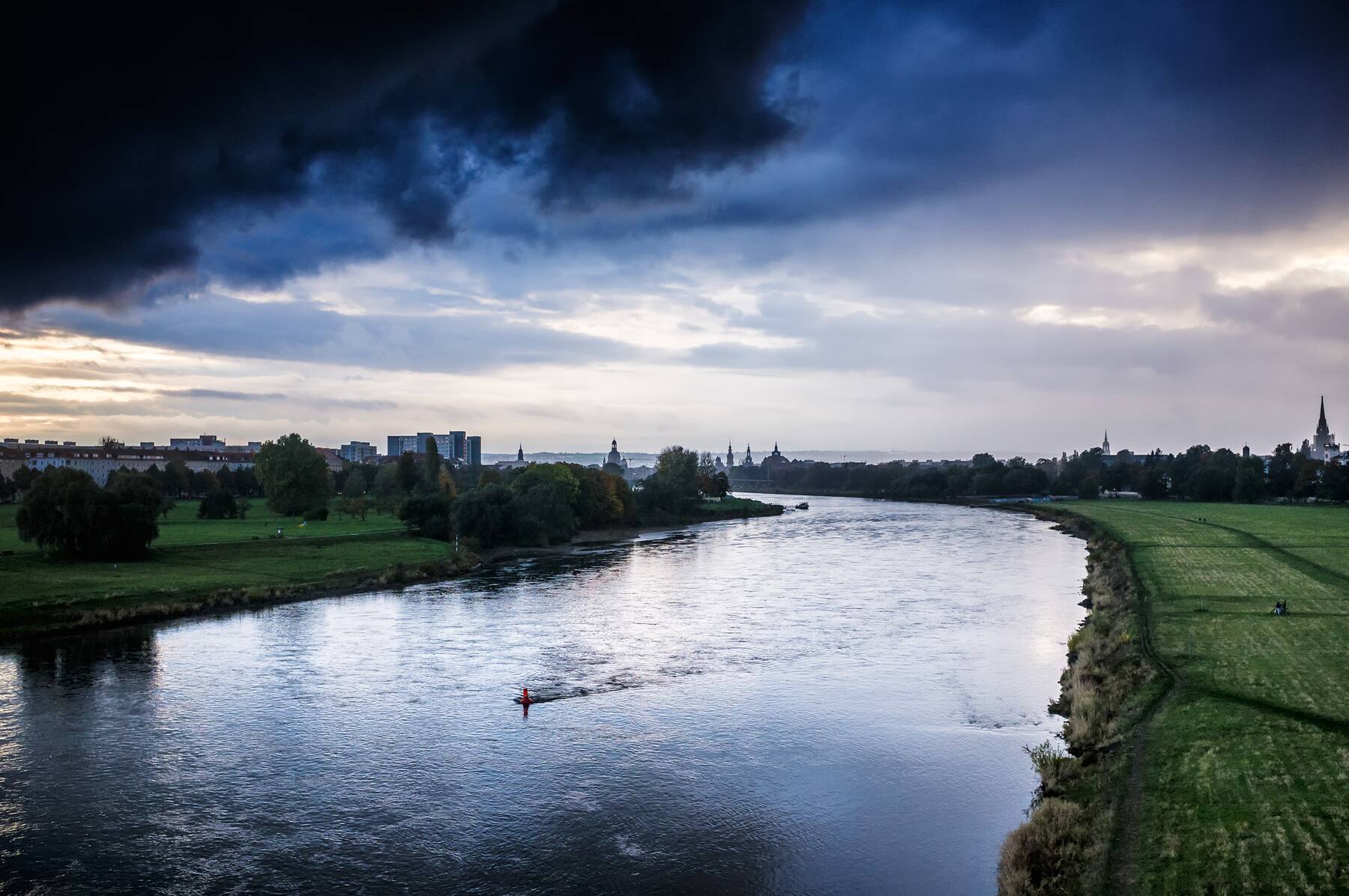 Storm clouds over the Elbe, Dresden