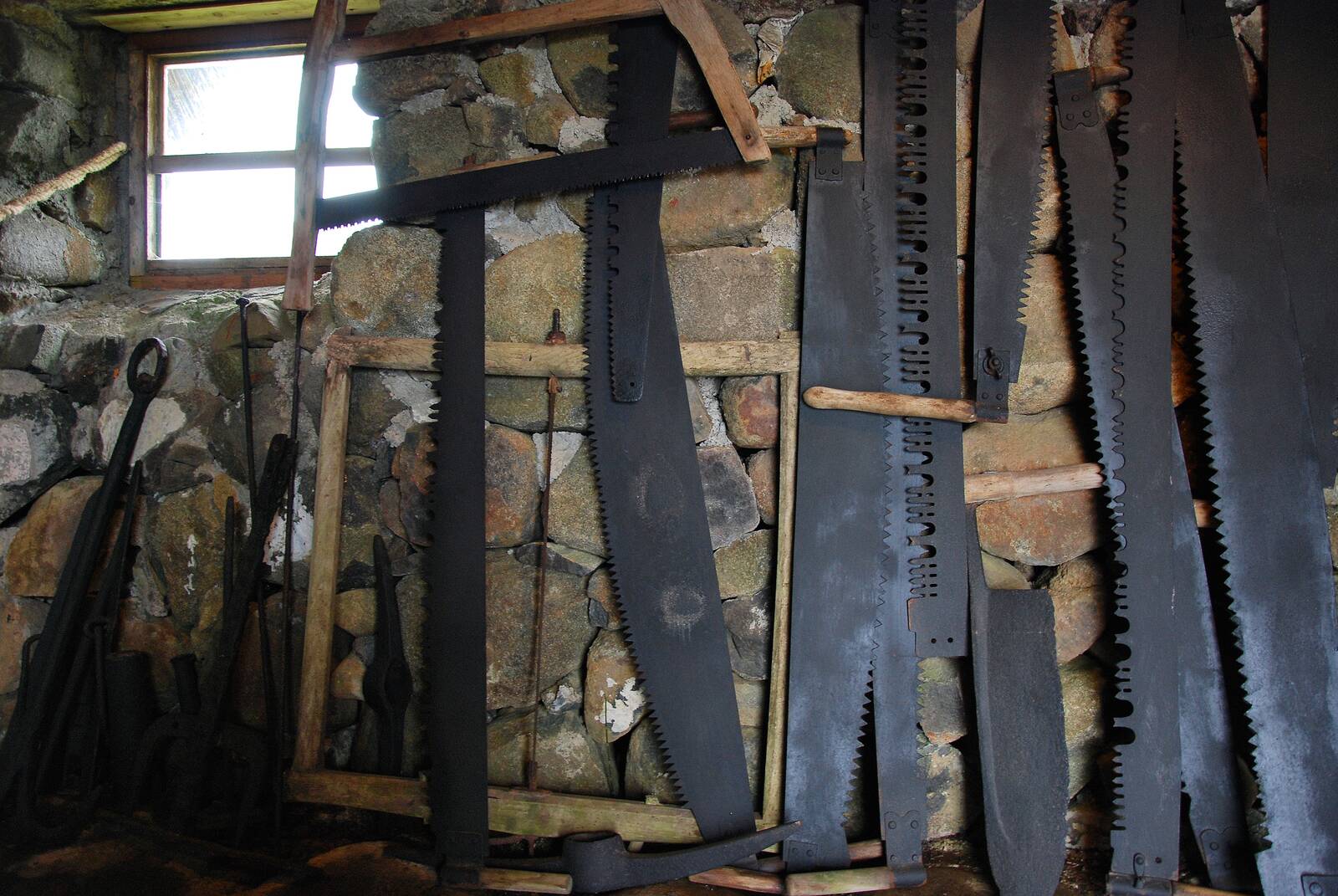 na sàbhan · the saws