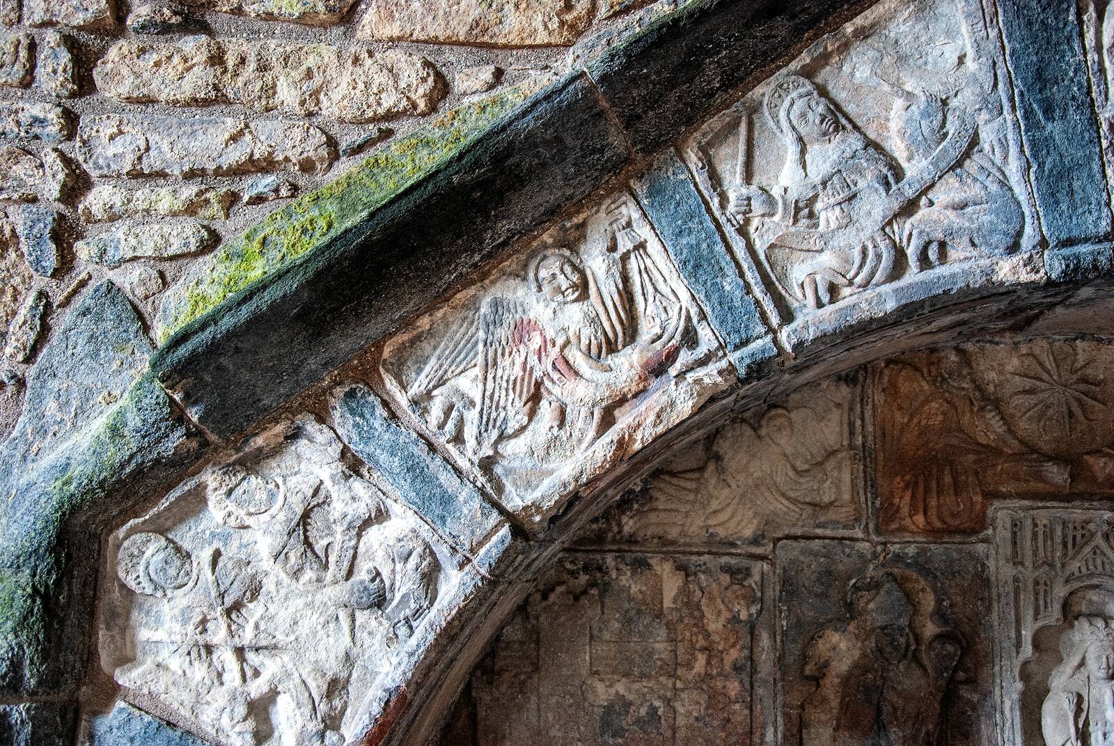 And a hunting scene at the edge: deer, hounds, and the chief who paid for it all.